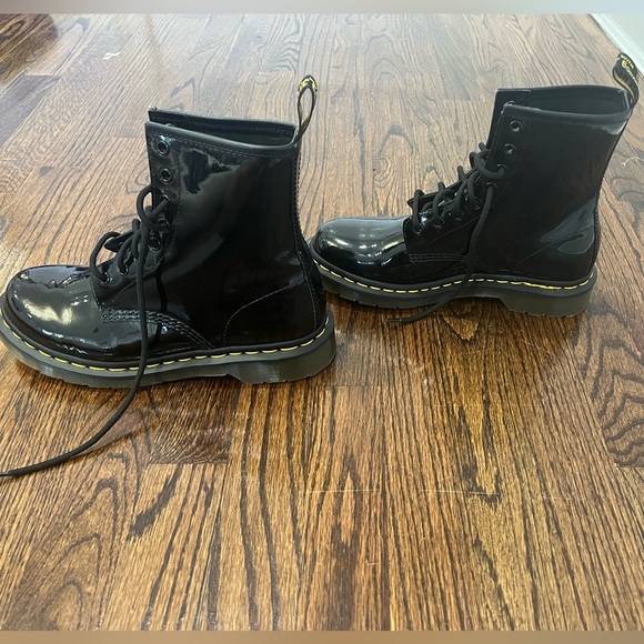 Dr. Martens - Picture 4 of 7